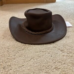 NWT Minnetonka Genuine Leather Foldable Hat